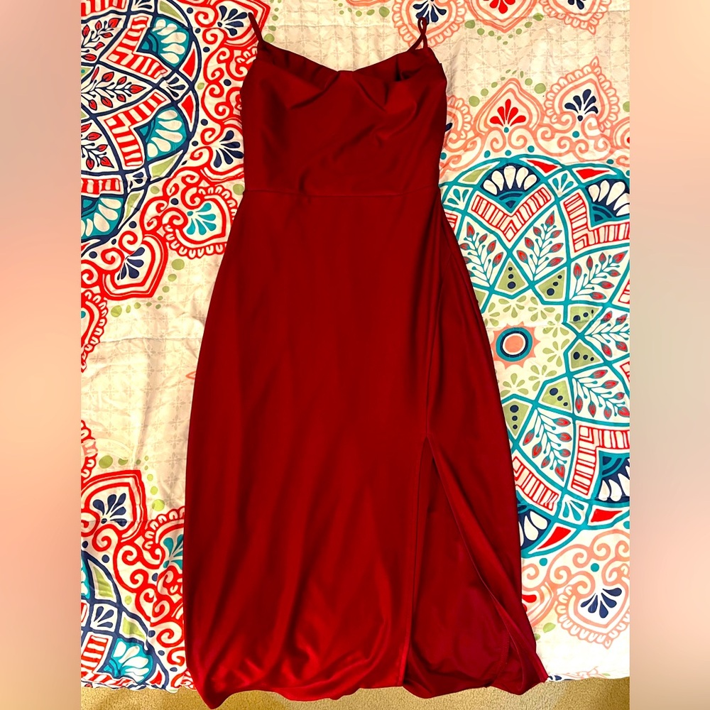 Windsor midi dress. Burgundy. Never worn, tags removed. US juniors size XS.